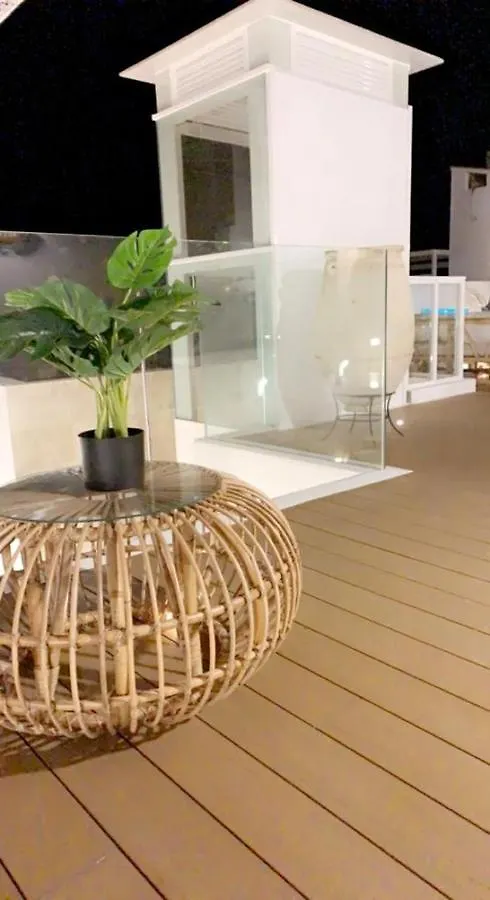 Suite Deluxe Face Mer Apart Malaga Apartment